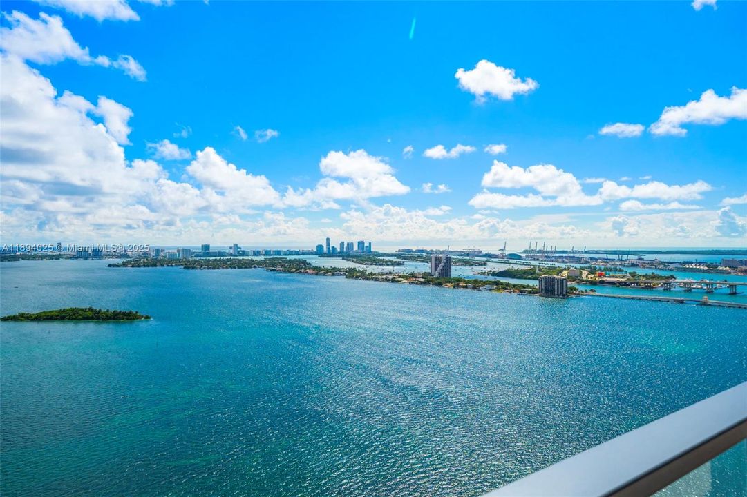 For Sale: $5,450,000 (4 beds, 5 baths, 3298 Square Feet)