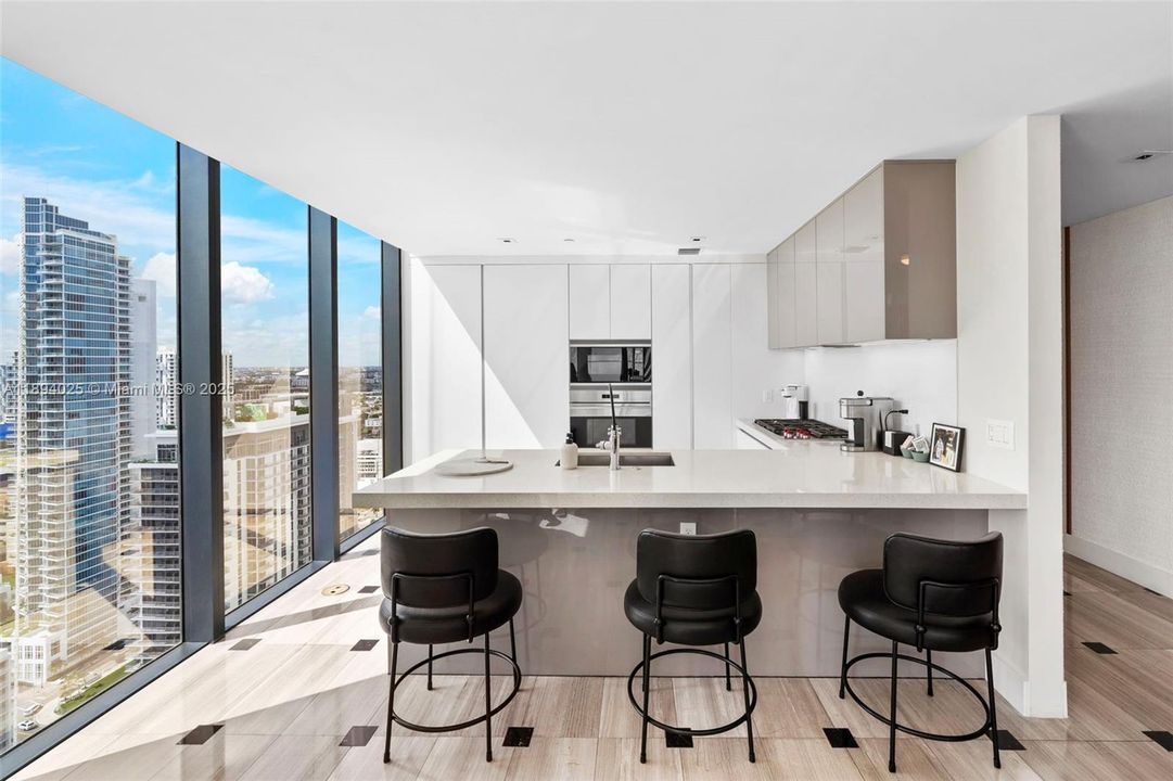 For Sale: $5,450,000 (4 beds, 5 baths, 3298 Square Feet)