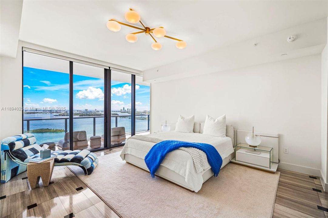 For Sale: $5,450,000 (4 beds, 5 baths, 3298 Square Feet)