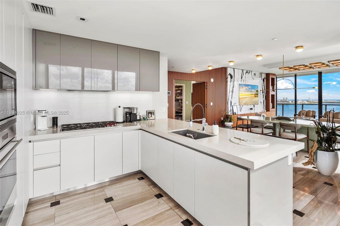 For Sale: $5,450,000 (4 beds, 5 baths, 3298 Square Feet)