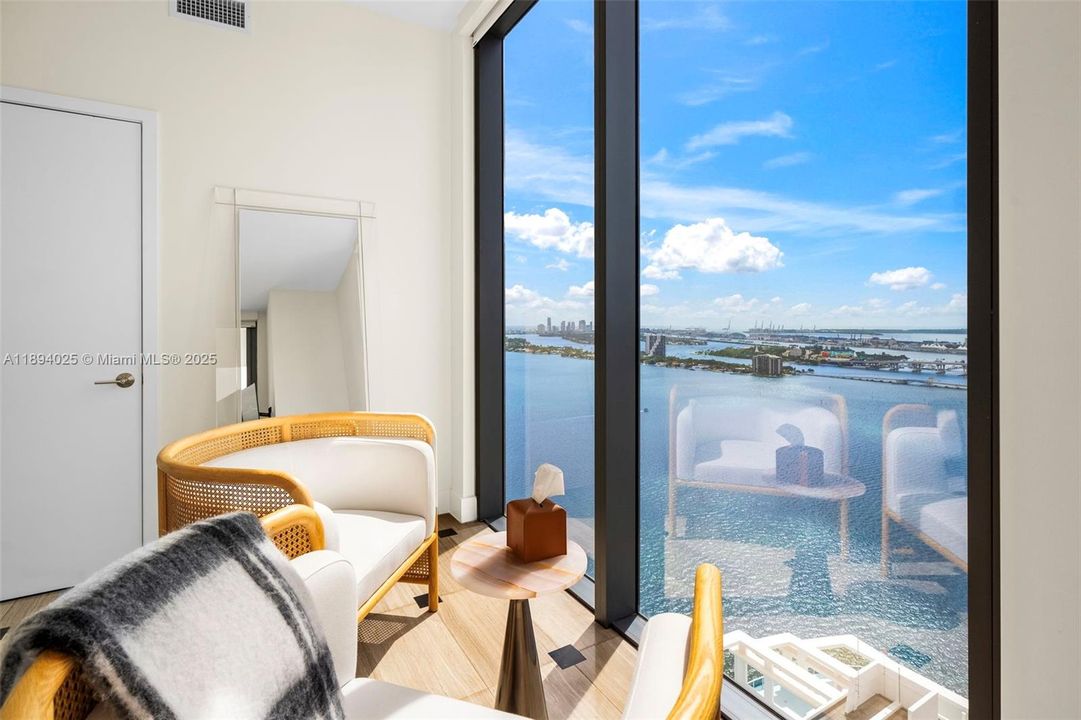 For Sale: $5,450,000 (4 beds, 5 baths, 3298 Square Feet)