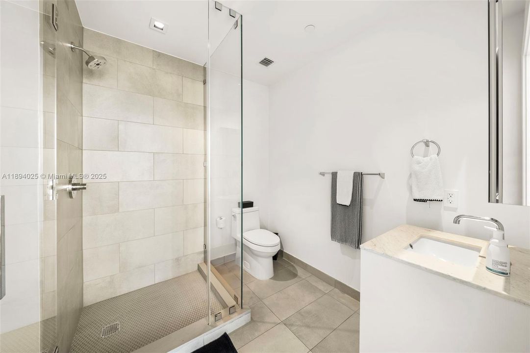 For Sale: $5,450,000 (4 beds, 5 baths, 3298 Square Feet)