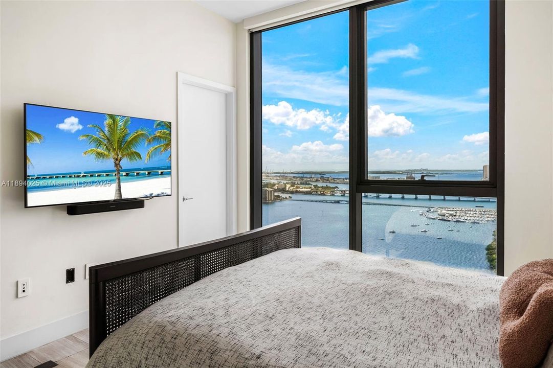 For Sale: $5,450,000 (4 beds, 5 baths, 3298 Square Feet)