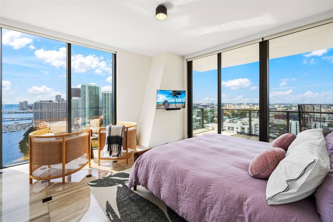 For Sale: $5,450,000 (4 beds, 5 baths, 3298 Square Feet)