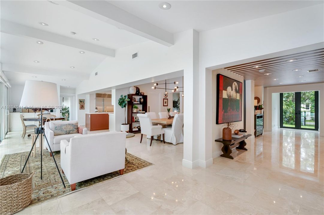 For Sale: $3,890,000 (4 beds, 3 baths, 3978 Square Feet)