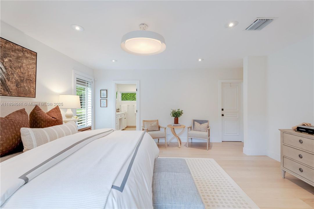 For Sale: $3,890,000 (4 beds, 3 baths, 3978 Square Feet)