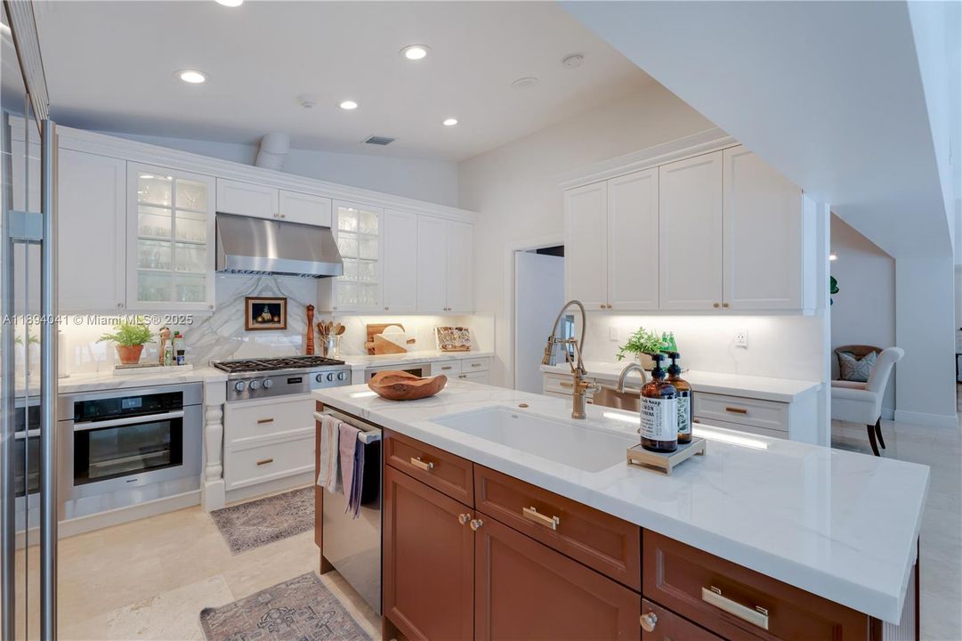 For Sale: $3,890,000 (4 beds, 3 baths, 3978 Square Feet)