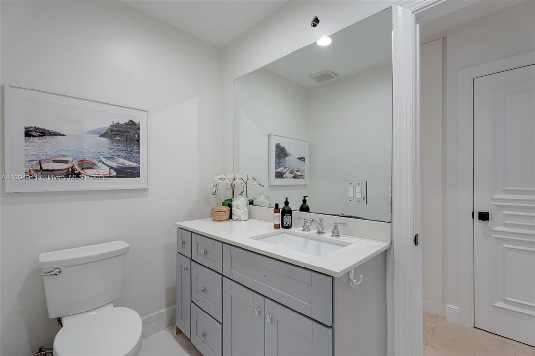 For Sale: $3,890,000 (4 beds, 3 baths, 3978 Square Feet)