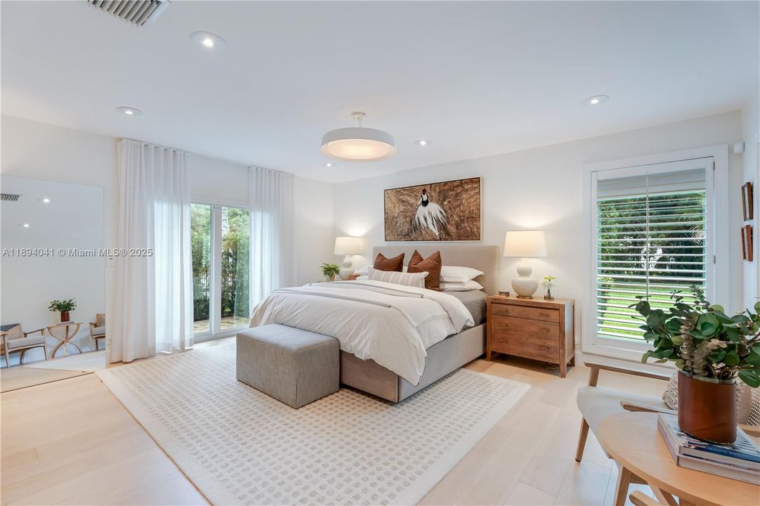 For Sale: $3,890,000 (4 beds, 3 baths, 3978 Square Feet)