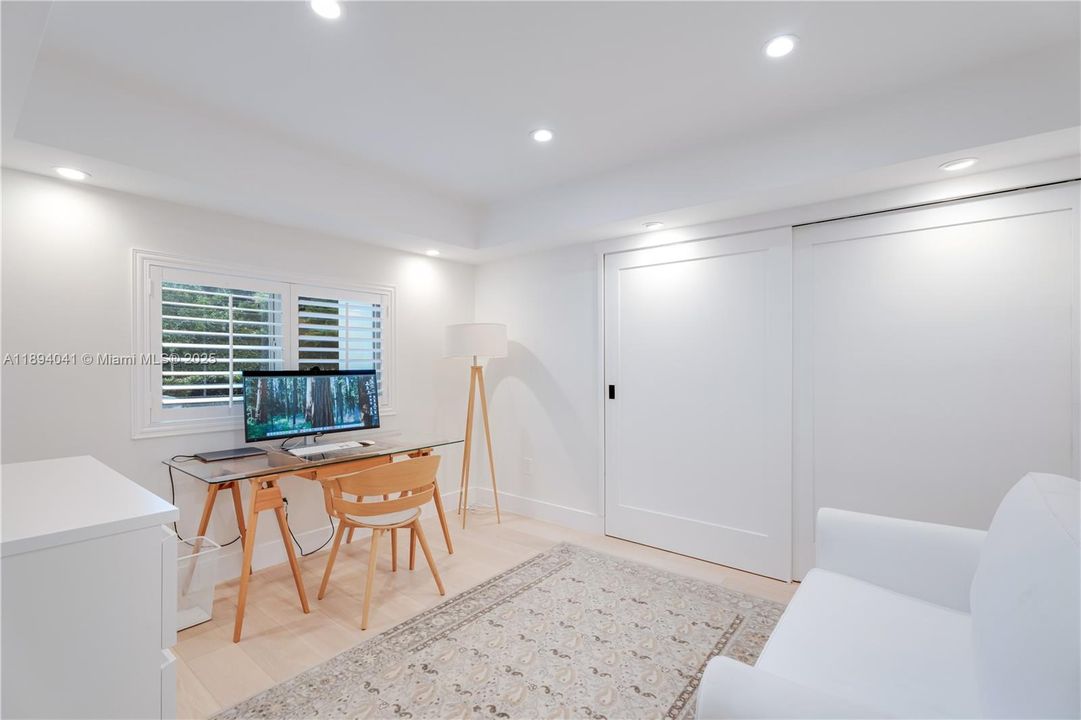 For Sale: $3,890,000 (4 beds, 3 baths, 3978 Square Feet)