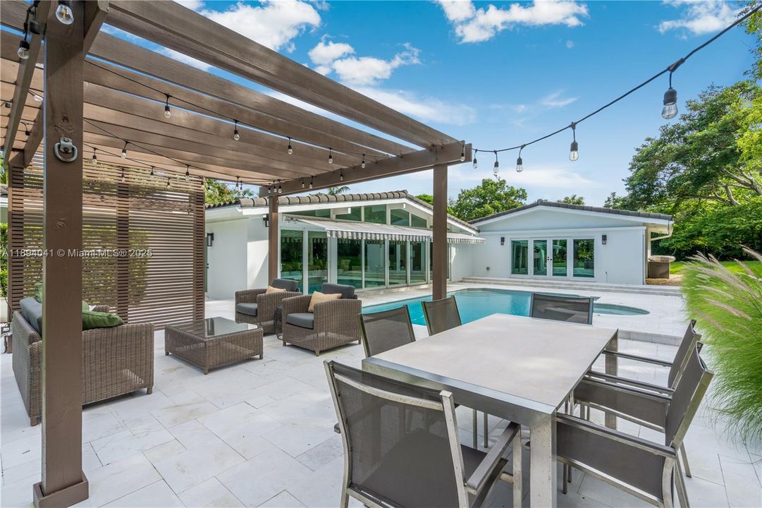 For Sale: $3,890,000 (4 beds, 3 baths, 3978 Square Feet)