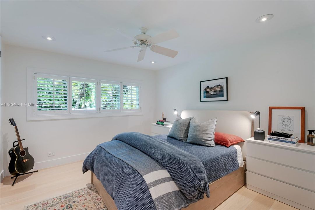 For Sale: $3,890,000 (4 beds, 3 baths, 3978 Square Feet)