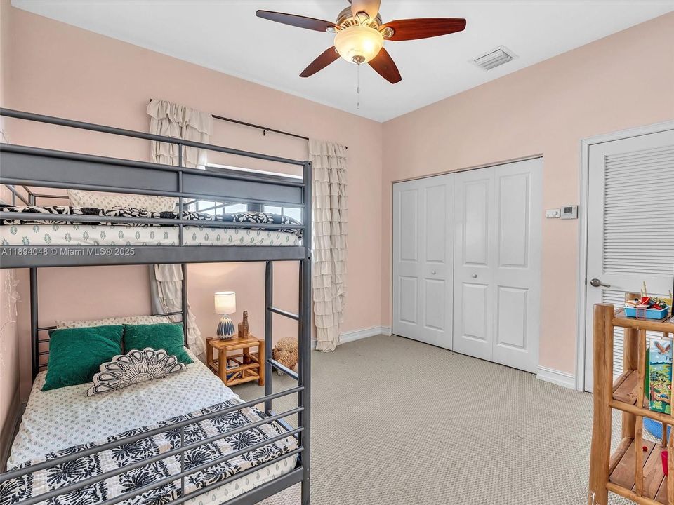 待售: $980,000 (4 贝兹, 3 浴室, 2800 平方英尺)