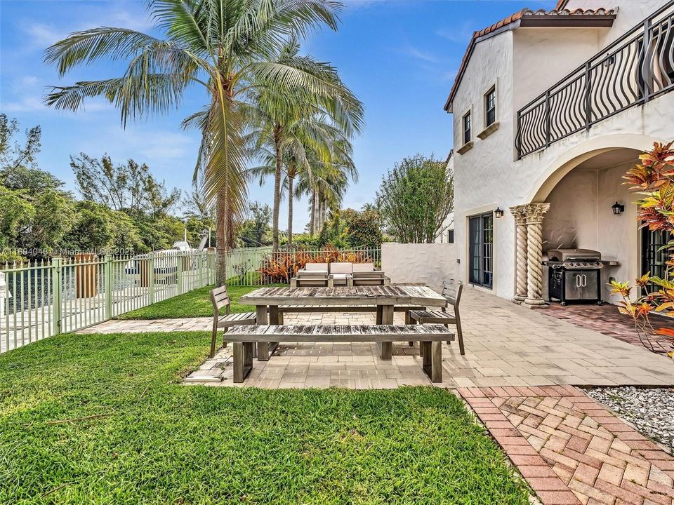 待售: $980,000 (4 贝兹, 3 浴室, 2800 平方英尺)