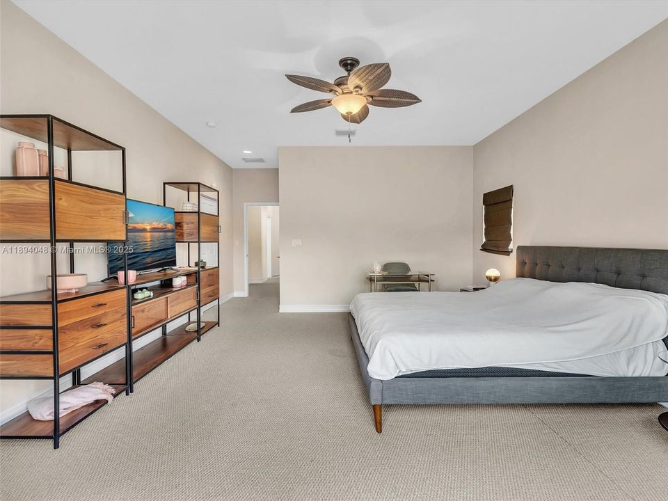 待售: $980,000 (4 贝兹, 3 浴室, 2800 平方英尺)