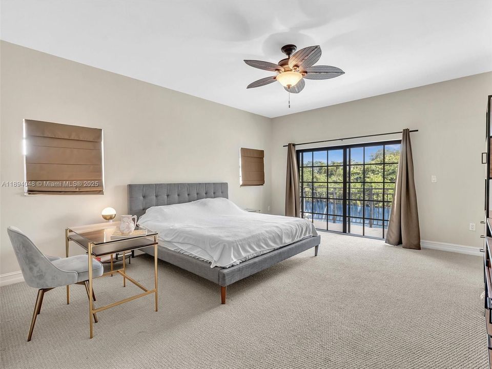 待售: $980,000 (4 贝兹, 3 浴室, 2800 平方英尺)