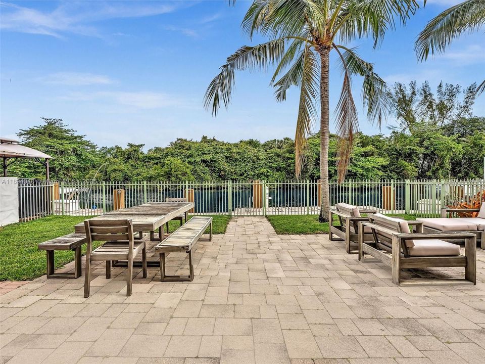 待售: $980,000 (4 贝兹, 3 浴室, 2800 平方英尺)