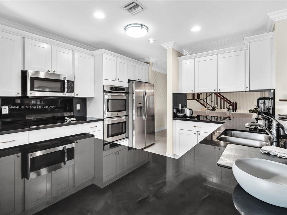 待售: $980,000 (4 贝兹, 3 浴室, 2800 平方英尺)