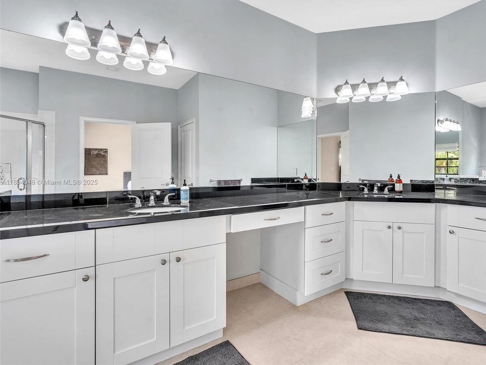 待售: $980,000 (4 贝兹, 3 浴室, 2800 平方英尺)