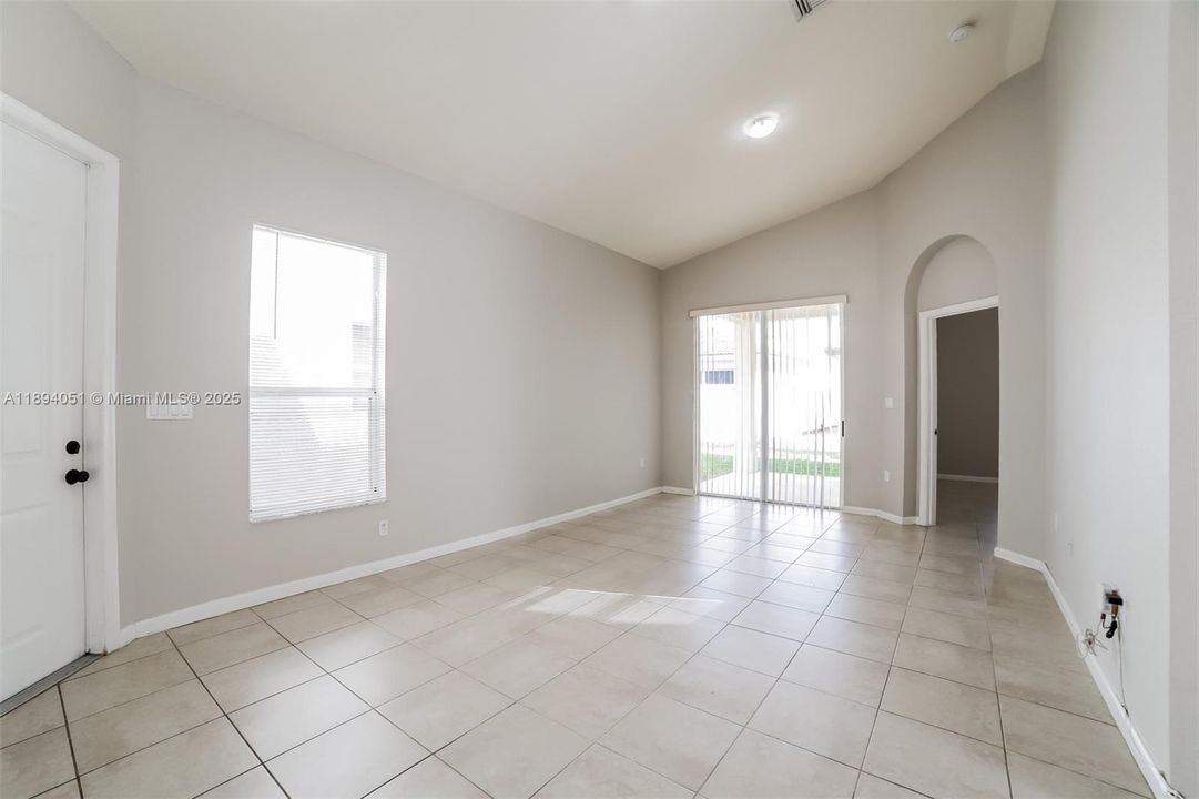 Недавно арендовано: $2,235 (3 спален, 2 ванн, 1408 Квадратных фут)