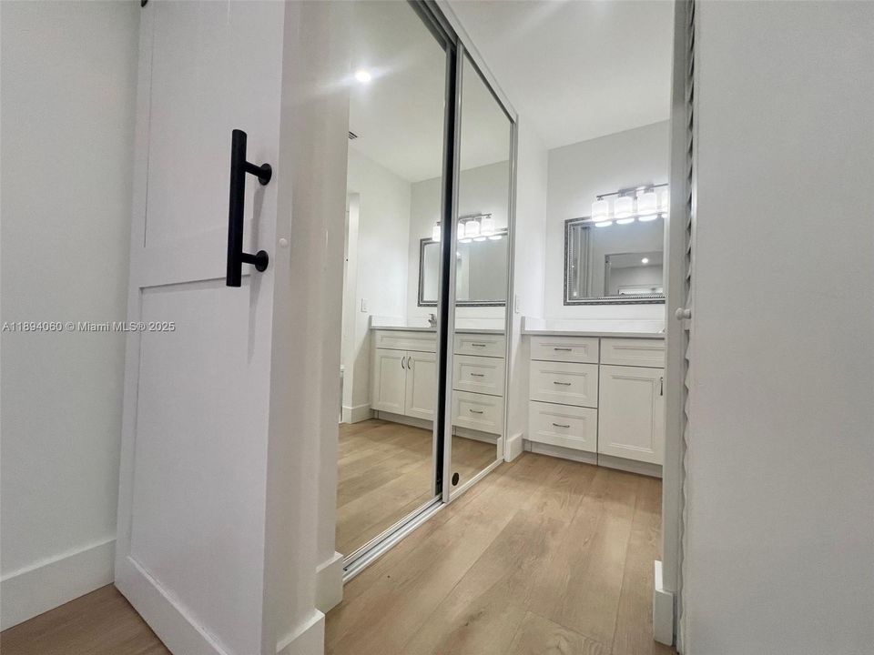 合同活跃: $1,400 (0 贝兹, 1 浴室, 510 平方英尺)