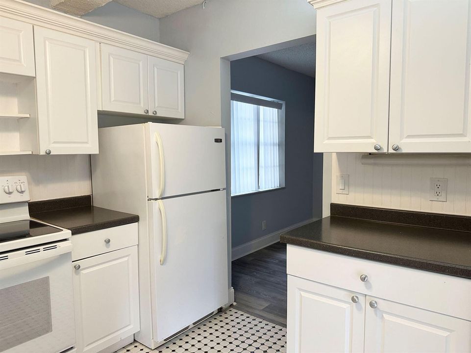 100_Royal_Palm_Way_201_11
