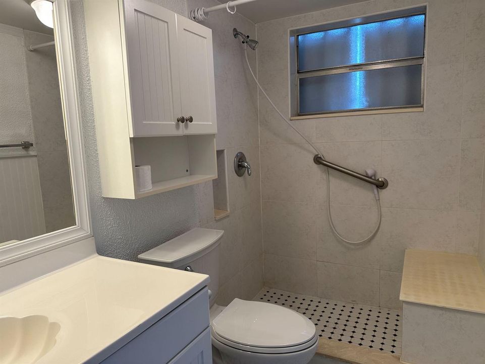 100_Royal_Palm_Way_201_21