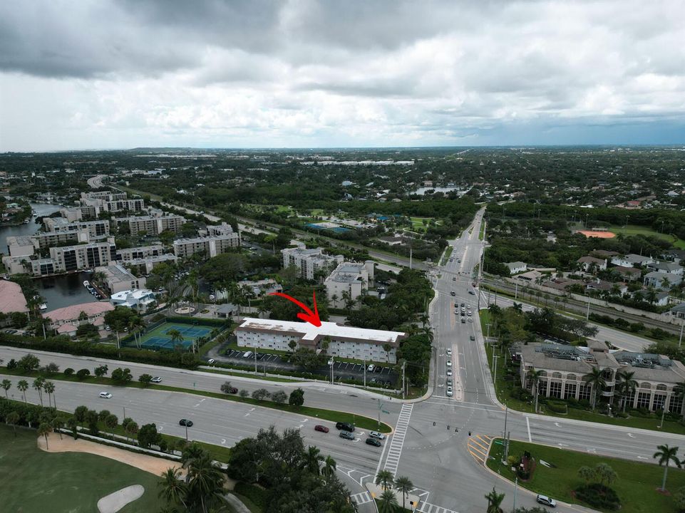 100_Royal_Palm_Way_201_Aerial_05