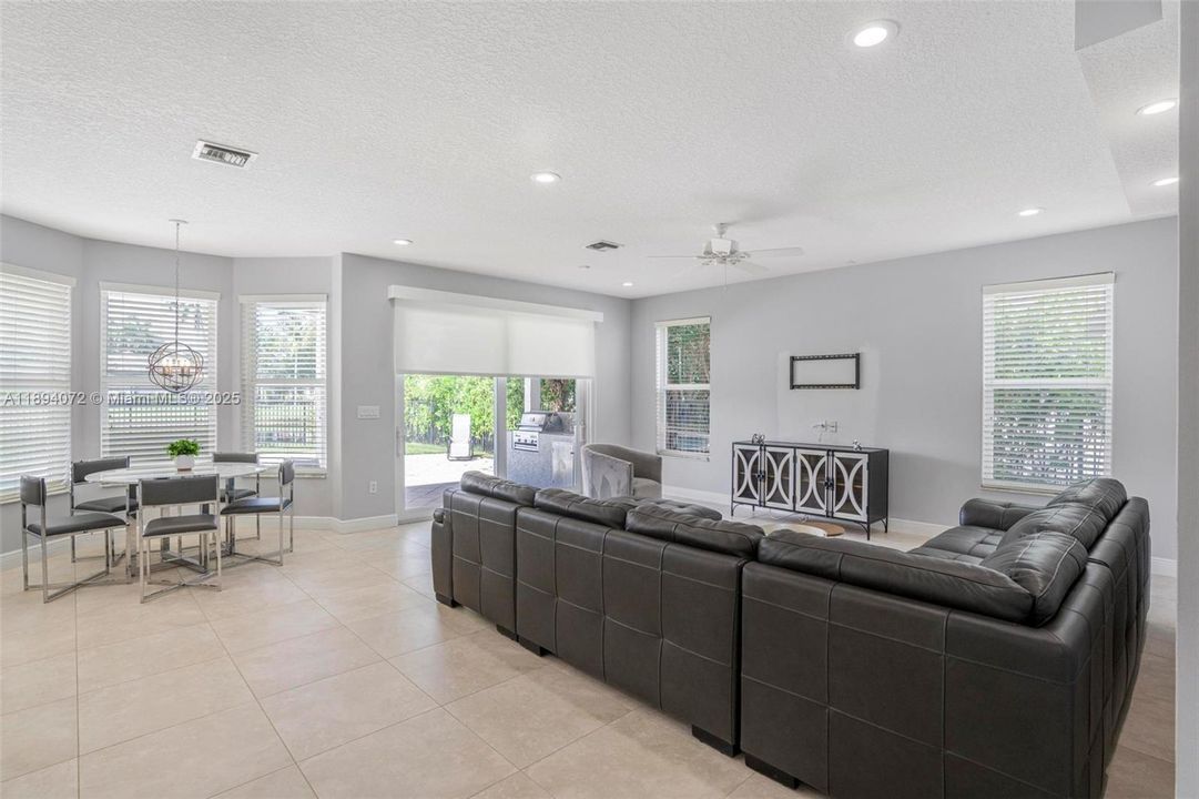 For Rent: $8,250 (5 beds, 3 baths, 3348 Square Feet)