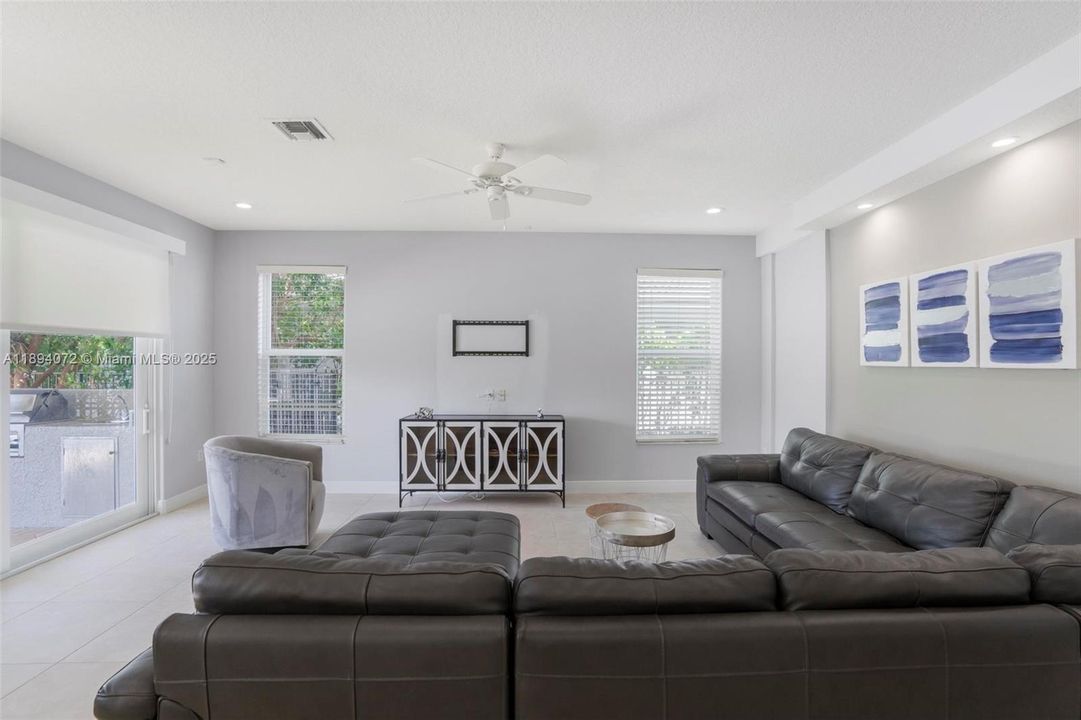 For Rent: $8,250 (5 beds, 3 baths, 3348 Square Feet)