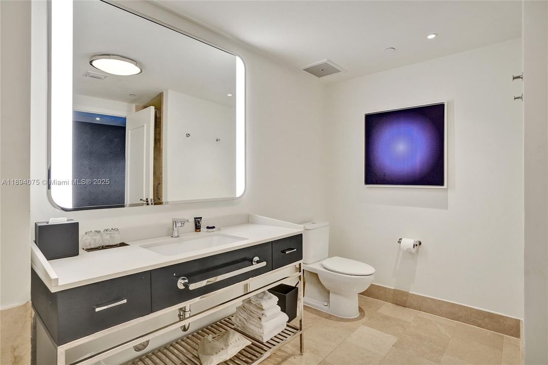 Active With Contract: $830,000 (0 beds, 1 baths, 526 Square Feet)