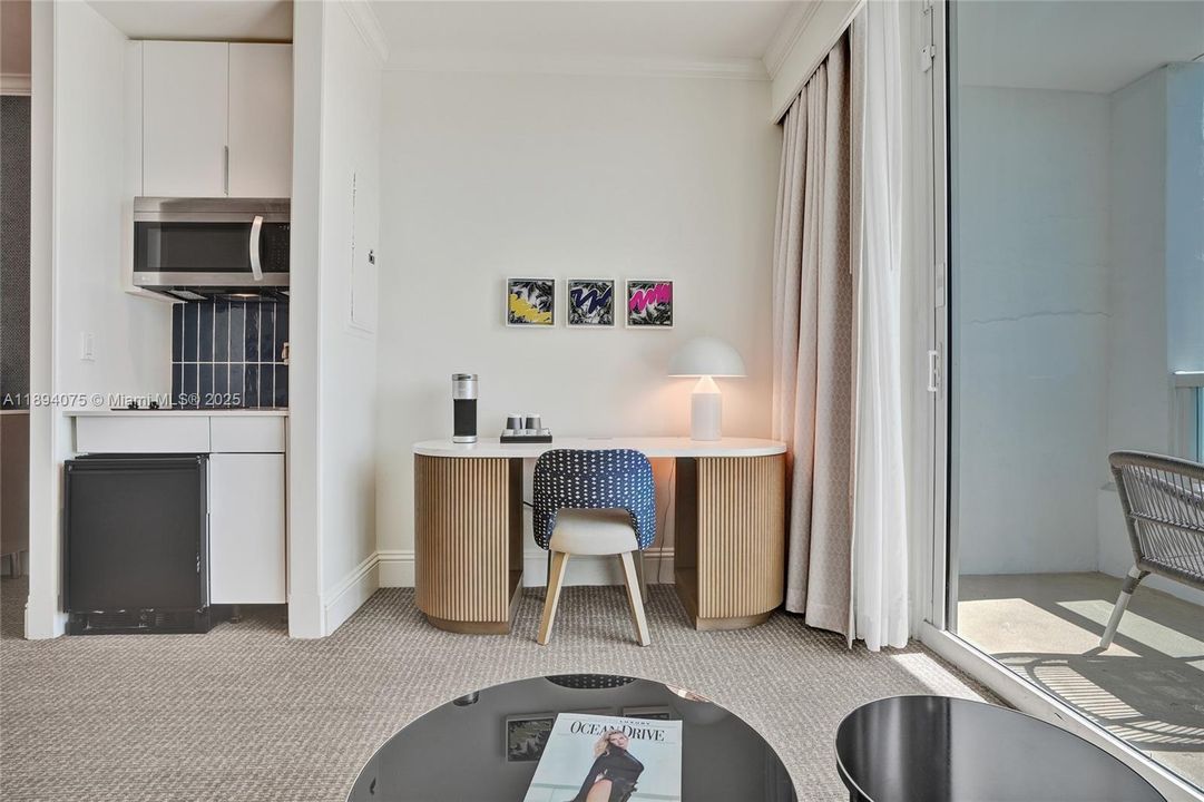 Active With Contract: $830,000 (0 beds, 1 baths, 526 Square Feet)