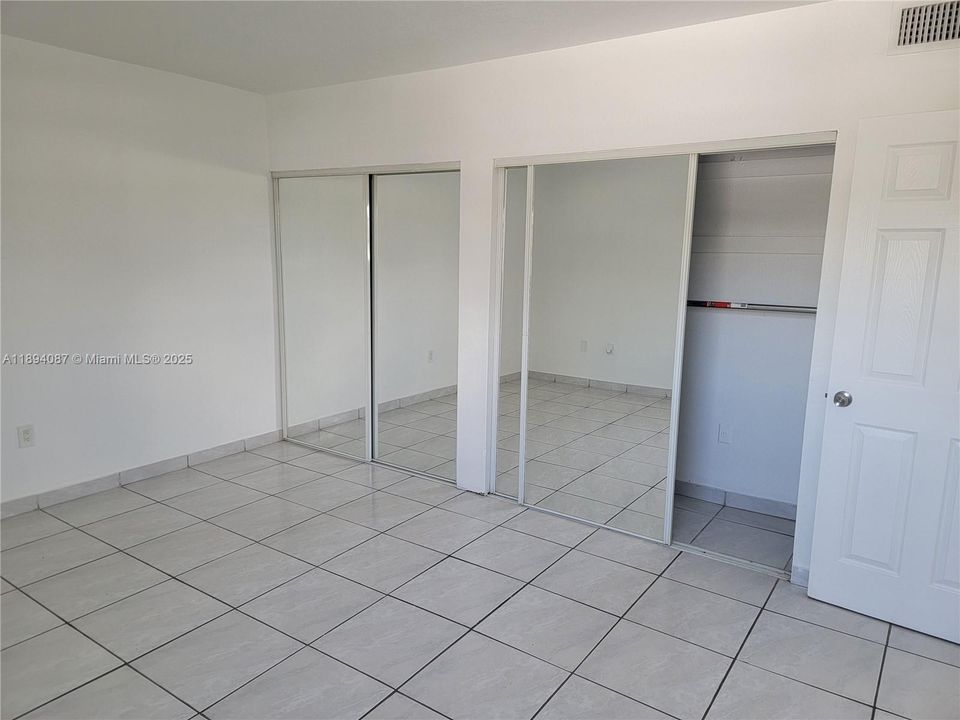 For Rent: $1,500 (1 beds, 1 baths, 564 Square Feet)