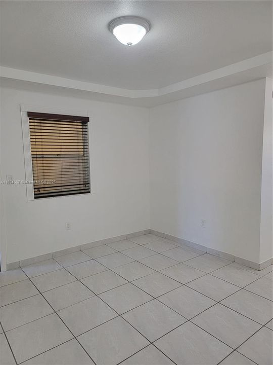 For Rent: $1,500 (1 beds, 1 baths, 564 Square Feet)