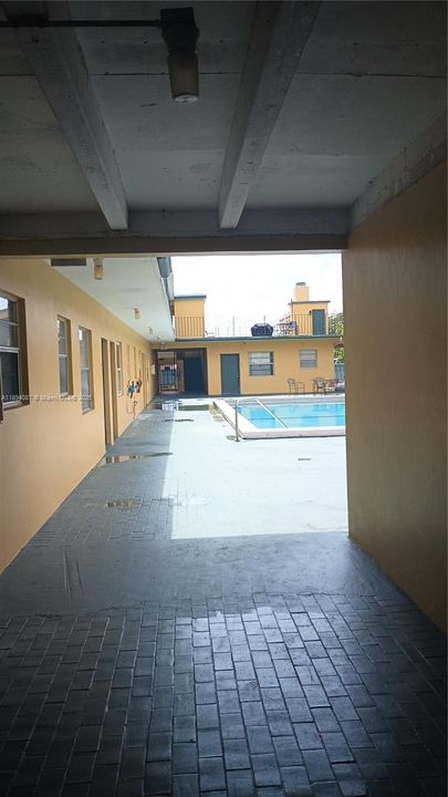 For Rent: $1,500 (1 beds, 1 baths, 564 Square Feet)