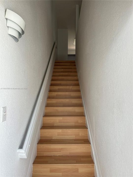 На продажу: $455,950 (3 спален, 2 ванн, 1290 Квадратных фут)