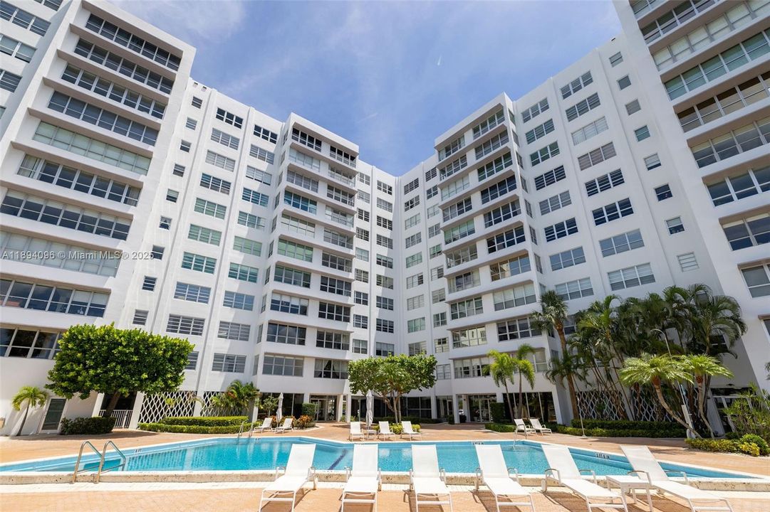 На продажу: $395,000 (1 спален, 2 ванн, 1150 Квадратных фут)