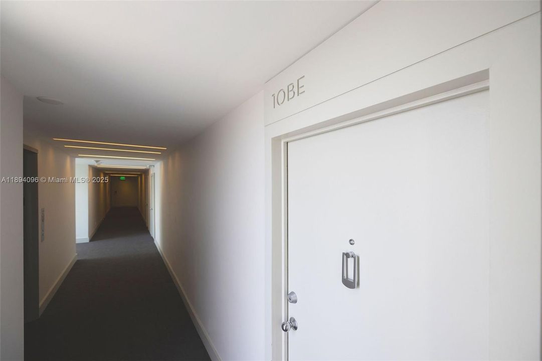 На продажу: $395,000 (1 спален, 2 ванн, 1150 Квадратных фут)