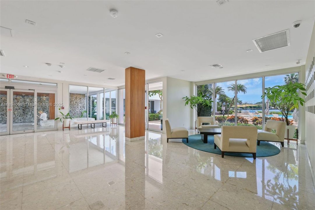 На продажу: $395,000 (1 спален, 2 ванн, 1150 Квадратных фут)