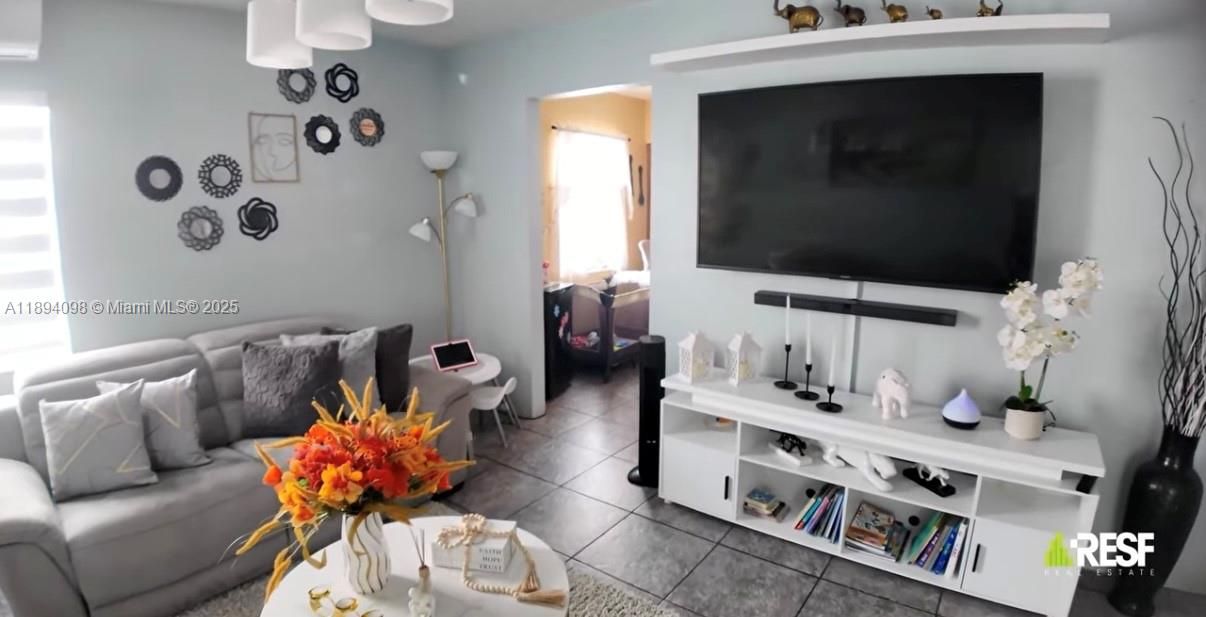 待售: $729,000 (0 贝兹, 0 浴室, 1627 平方英尺)