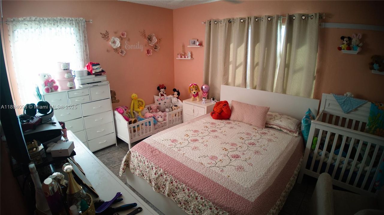 待售: $729,000 (0 贝兹, 0 浴室, 1627 平方英尺)