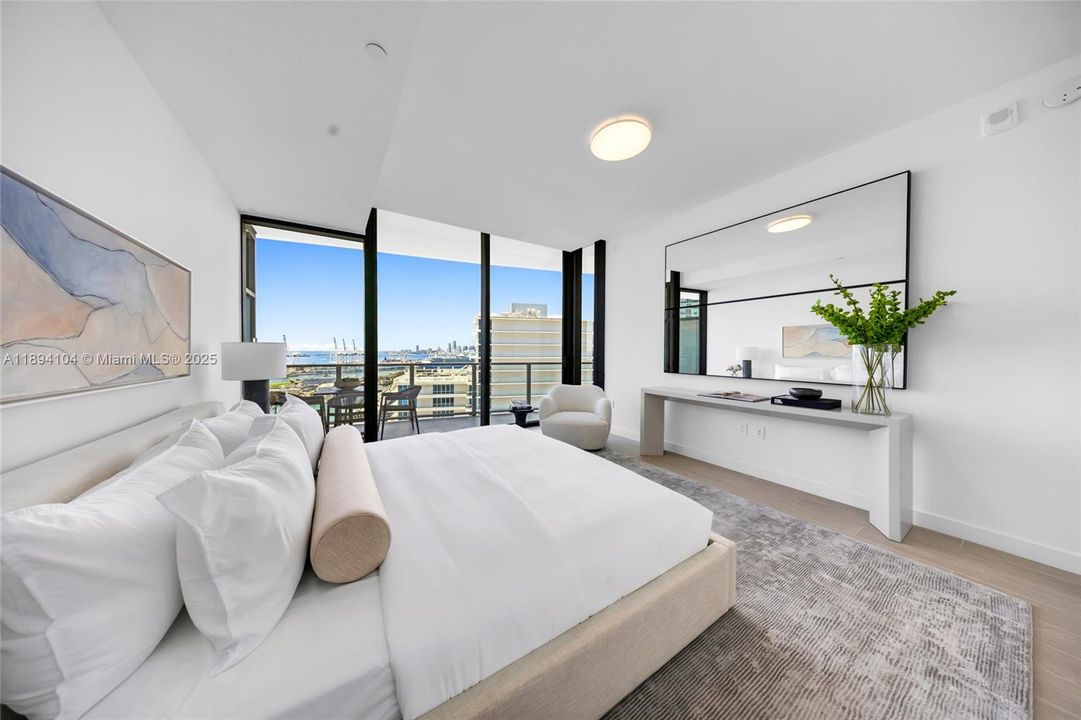 Activo con contrato: $9,300 (1 camas, 1 baños, 886 Pies cuadrados)