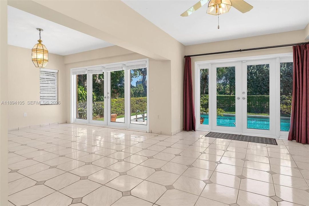 For Sale: $5,190,000 (5 beds, 5 baths, 6011 Square Feet)