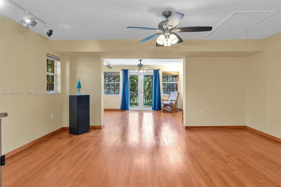 For Sale: $5,190,000 (5 beds, 5 baths, 6011 Square Feet)