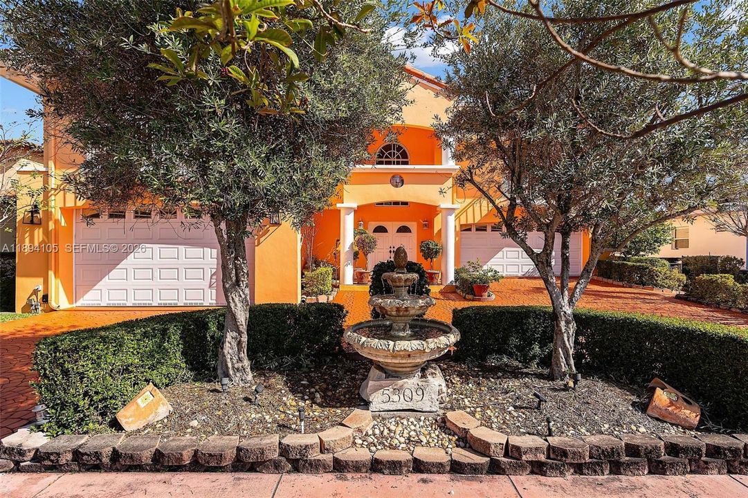 For Sale: $5,190,000 (5 beds, 5 baths, 6011 Square Feet)