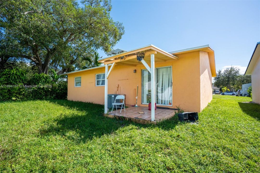 合同活跃: $595,000 (0 贝兹, 0 浴室, 2654 平方英尺)