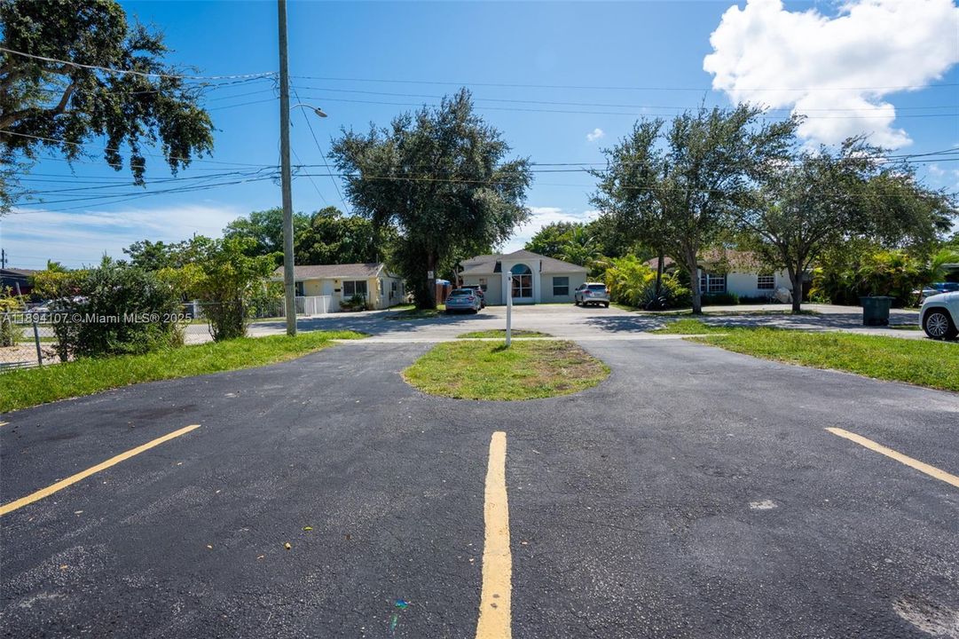 合同活跃: $595,000 (0 贝兹, 0 浴室, 2654 平方英尺)