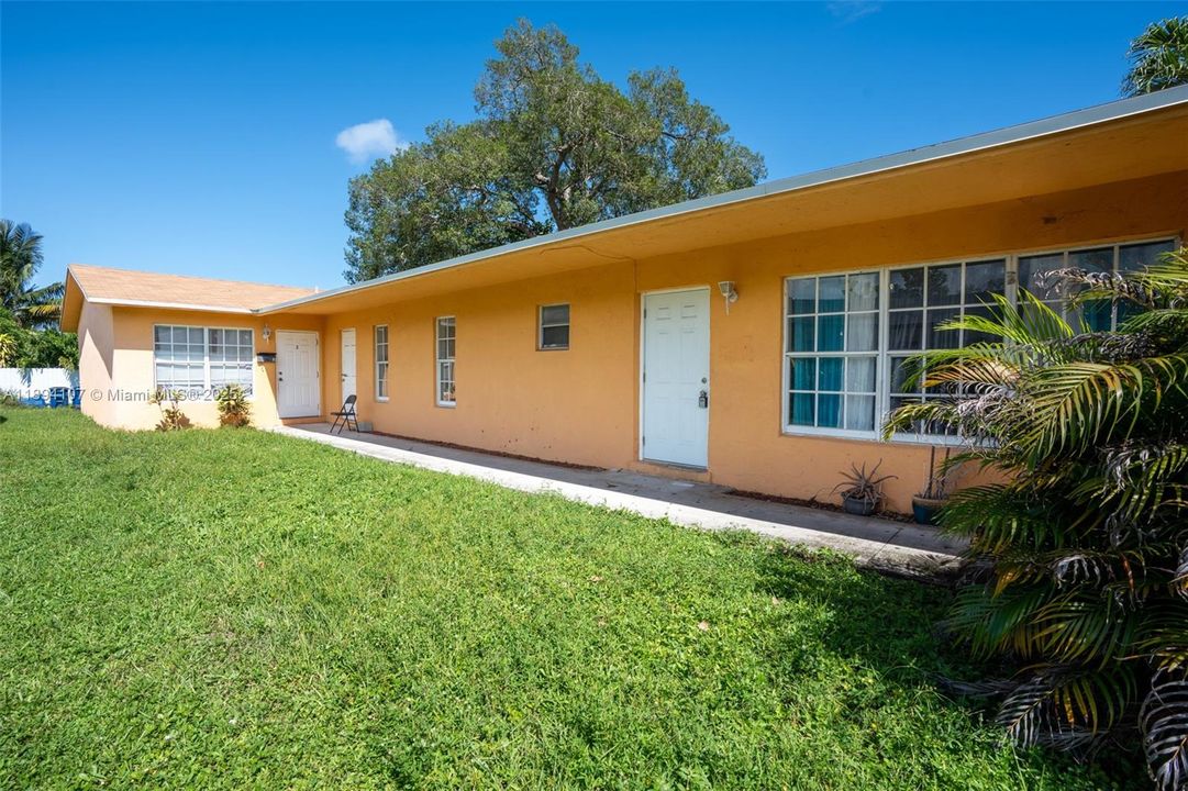 合同活跃: $595,000 (0 贝兹, 0 浴室, 2654 平方英尺)