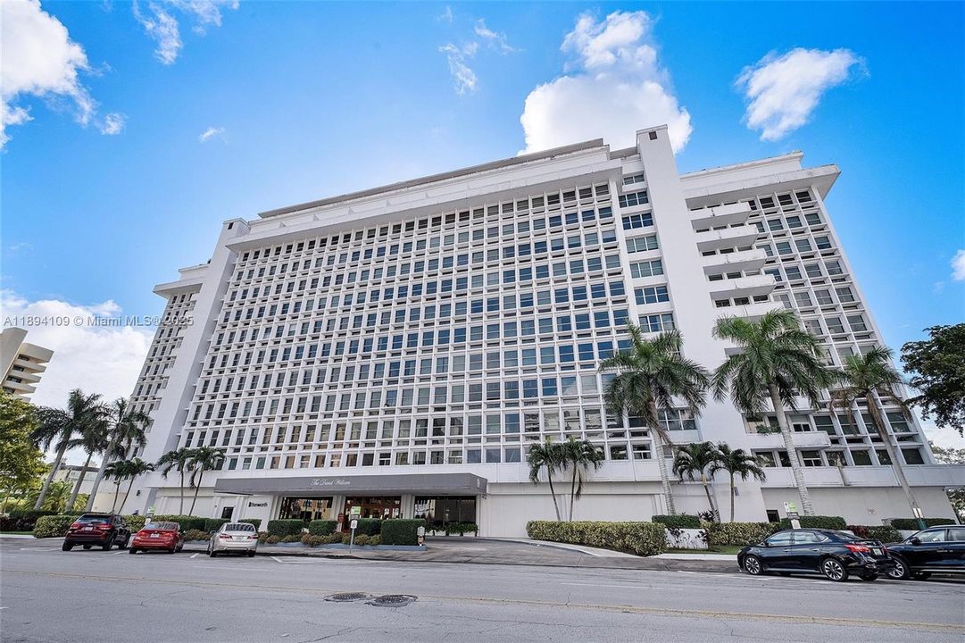 Welcome to 700 Biltmore Way in the Heart of Coral Gables and Beautifull Biltmore Way!