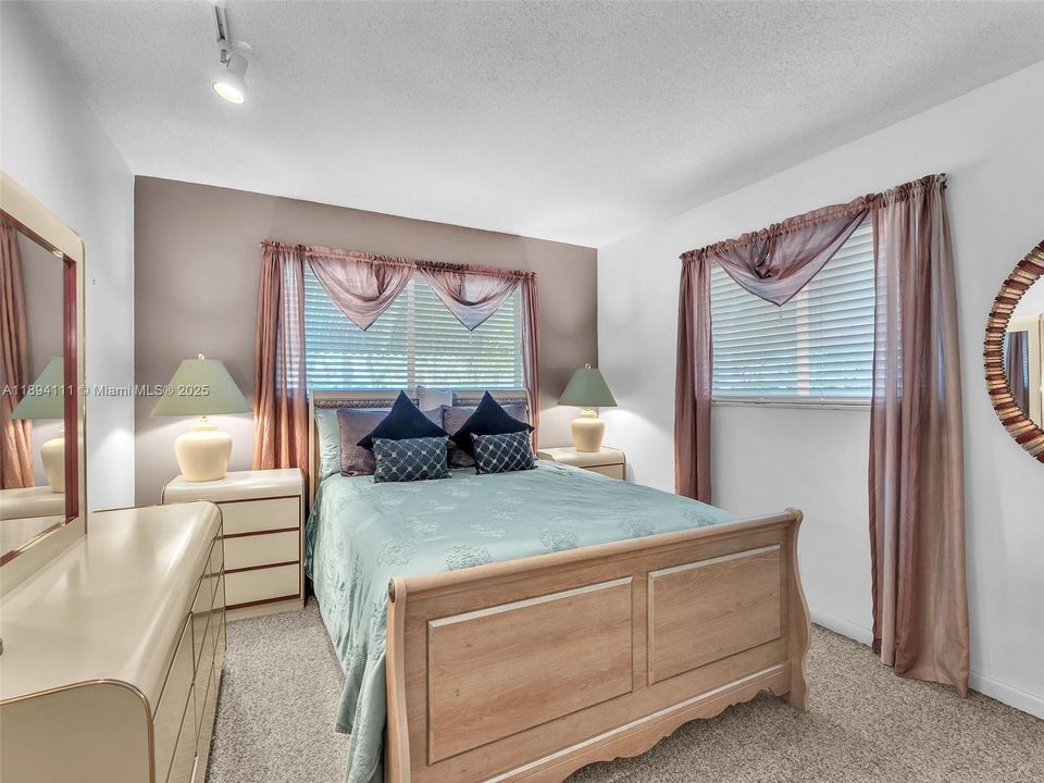 Active With Contract: $749,000 (3 beds, 2 baths, 1400 Square Feet)